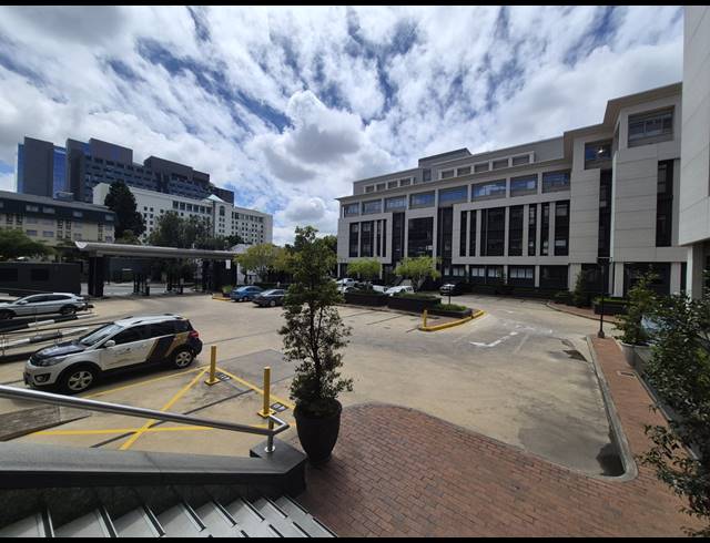 421M² OFFICE TO LET IN SANDTON CENTRAL